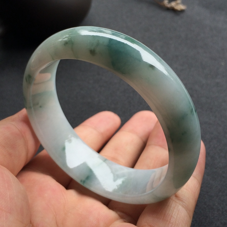 （超值推荐）糯冰种飘花手镯（58.8mm）