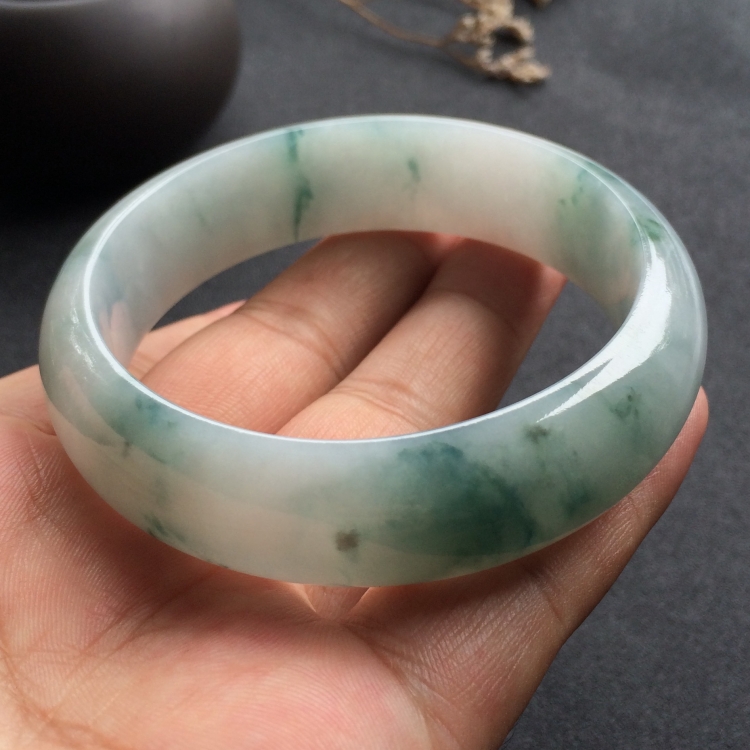 （超值推荐）糯冰种飘花手镯（58.8mm）