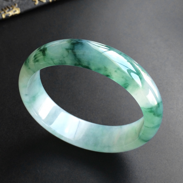 (超值推荐)糯冰种飘花贵妃镯(54mm-48.3mm)