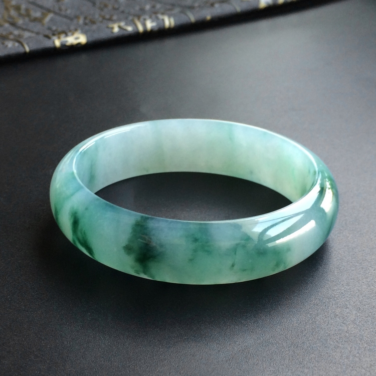 (超值推荐)糯冰种飘花贵妃镯(54mm-48.3mm)