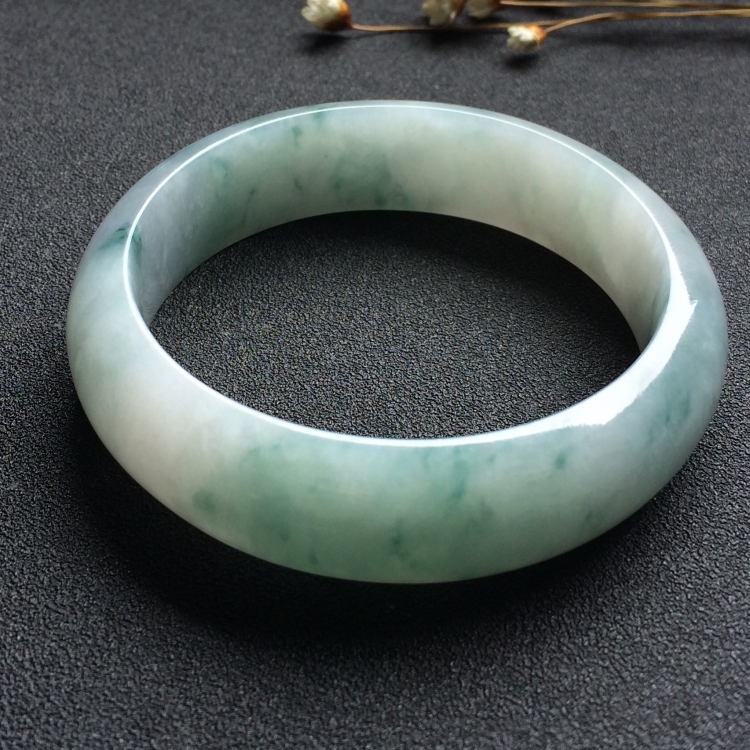 （超值推荐）糯冰种飘花手镯（59mm）
