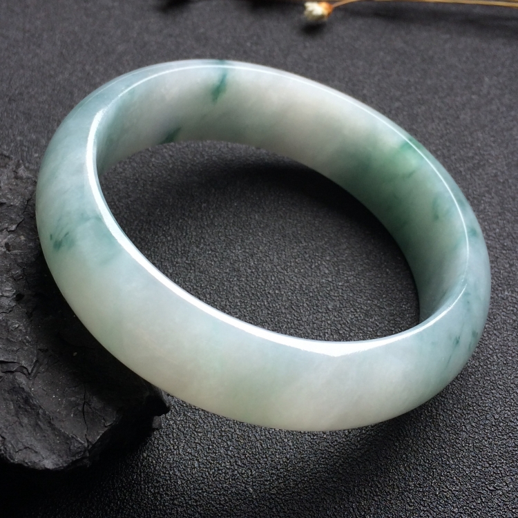 （超值推荐）糯冰种飘花手镯（59mm）