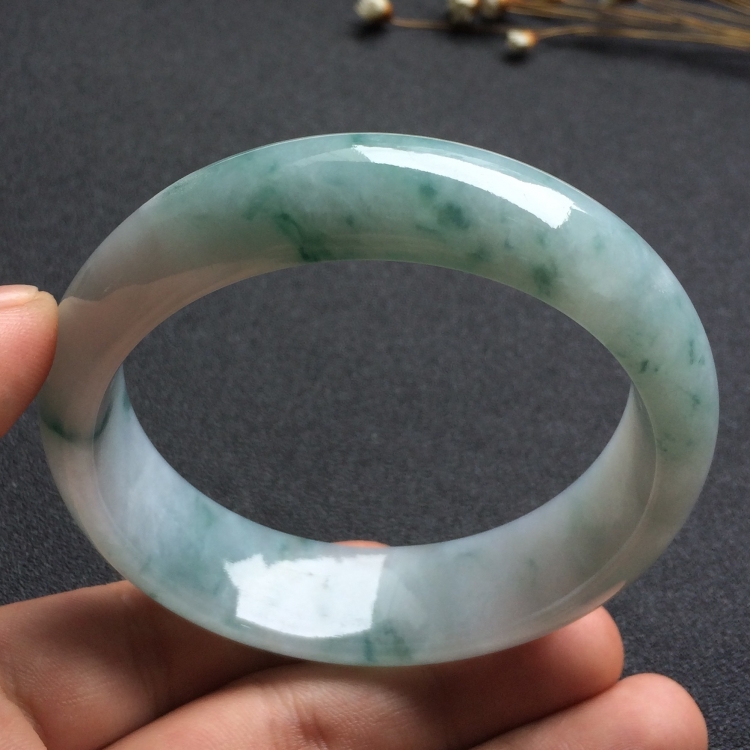（超值推荐）糯冰种飘花手镯（59mm）