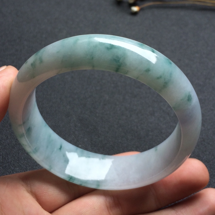 （超值推荐）糯冰种飘花手镯（59.1mm）