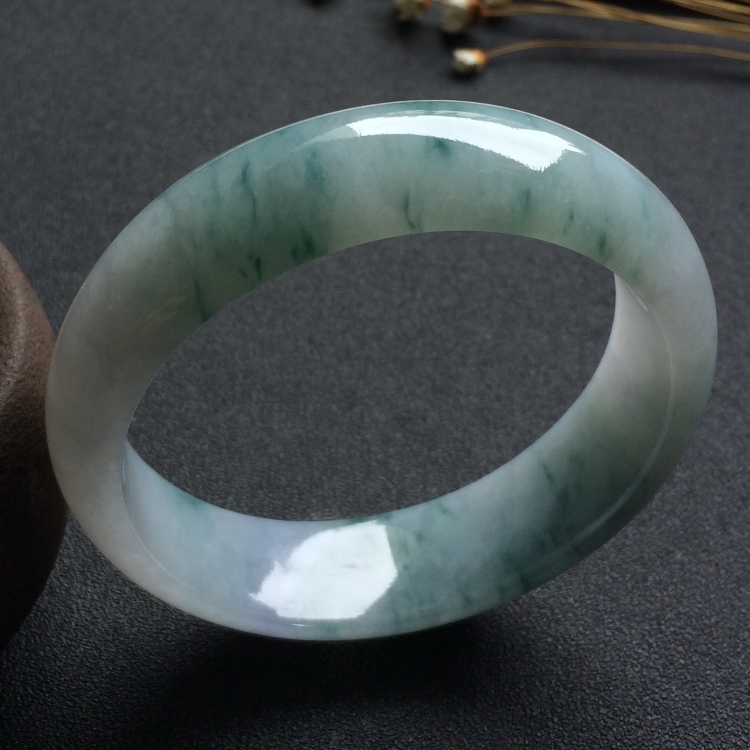 （超值推荐）糯冰种飘花手镯（59.1mm）