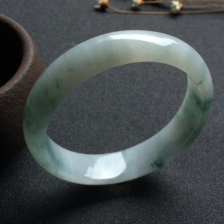 （超值推荐）糯冰种飘花手镯（55.5mm）