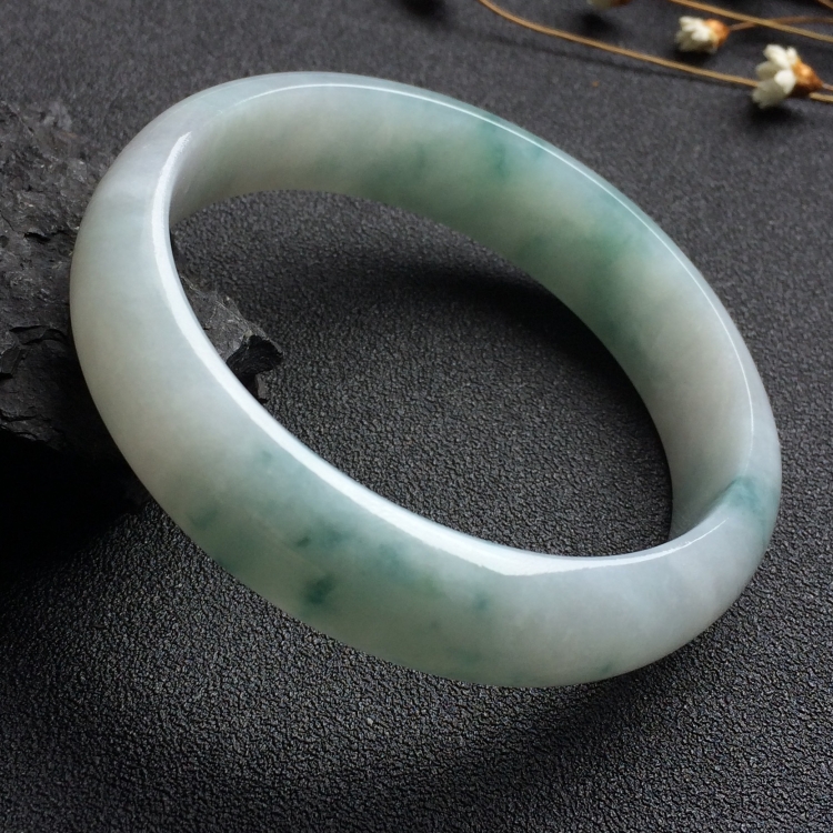 （超值推荐）糯冰种飘花手镯（55.5mm）