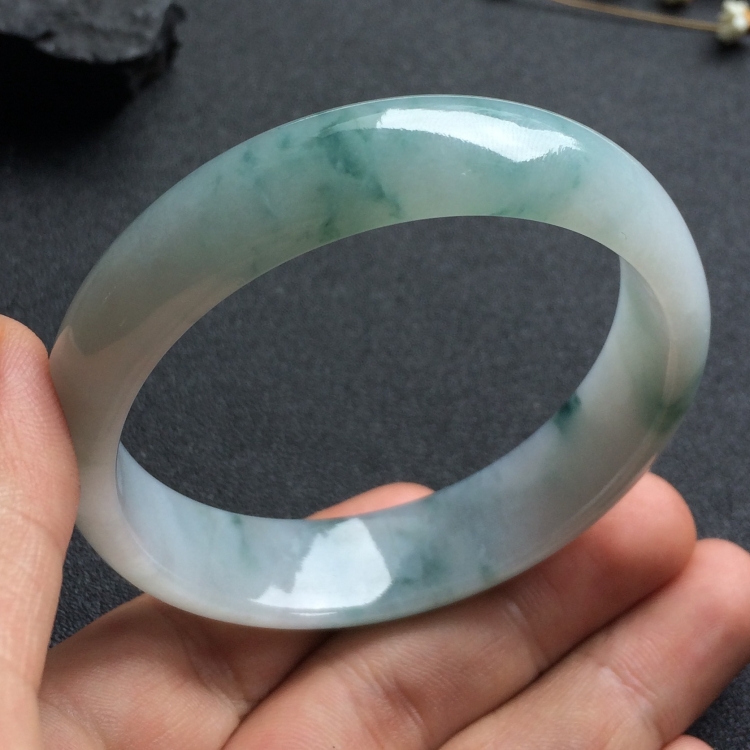 （超值推荐）糯冰种飘花手镯（55.5mm）