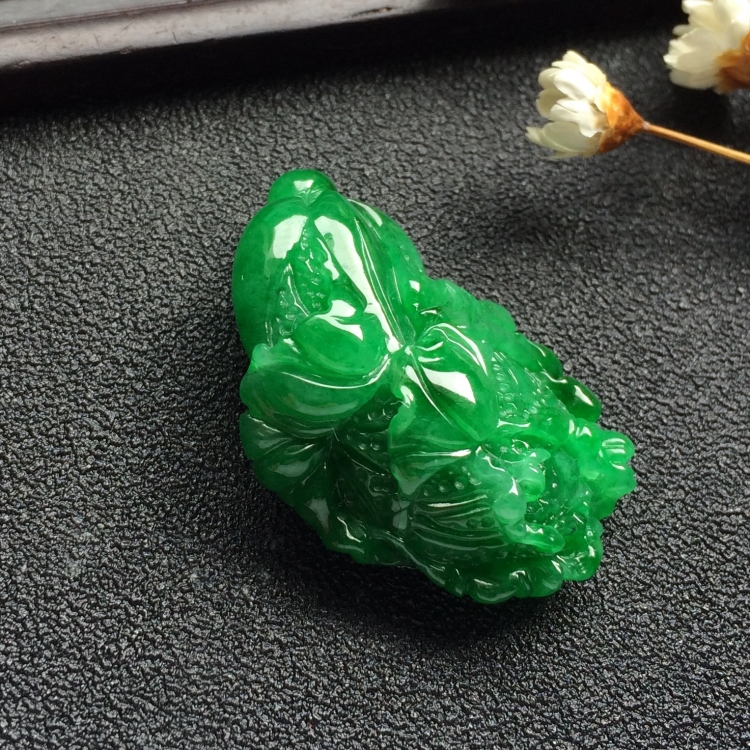 （超值推荐）糯冰种阳绿白菜挂件