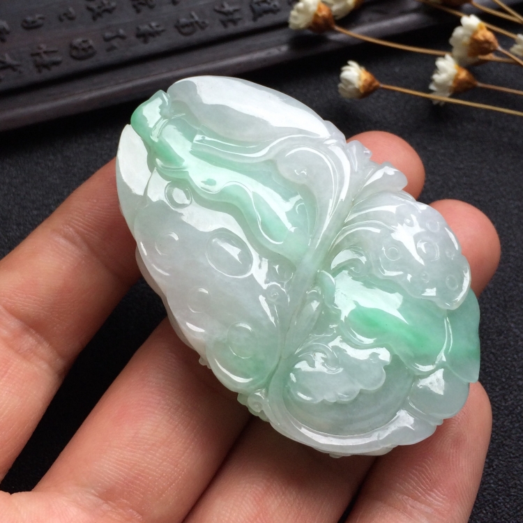 （超值推荐）糯冰种绿晴水一路连科挂件