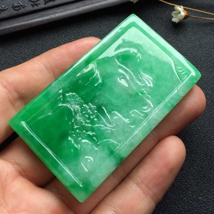 （超值推荐）（玉雕名家高松峰作品）糯冰种阳绿送子观音挂件