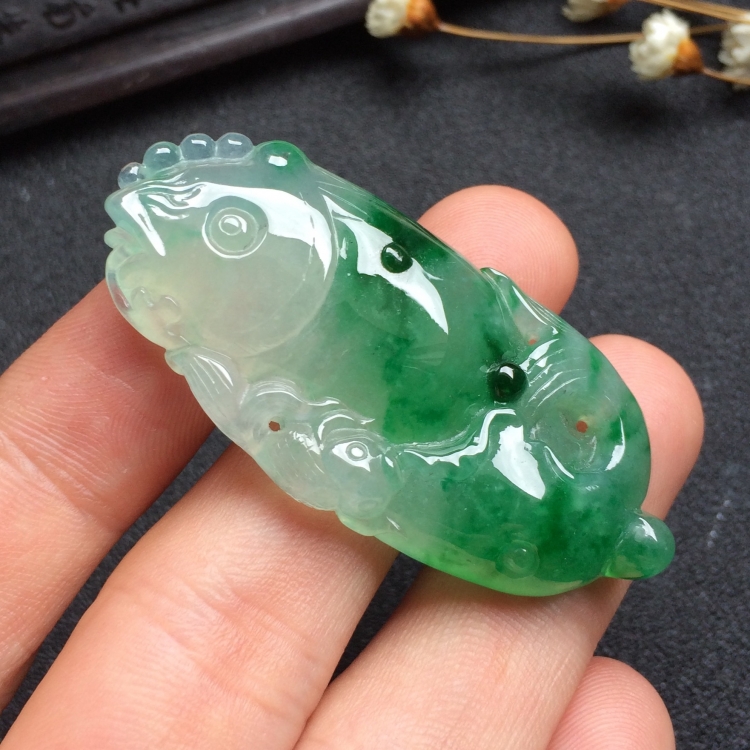 （超值推荐）冰种飘翠年年有余挂件