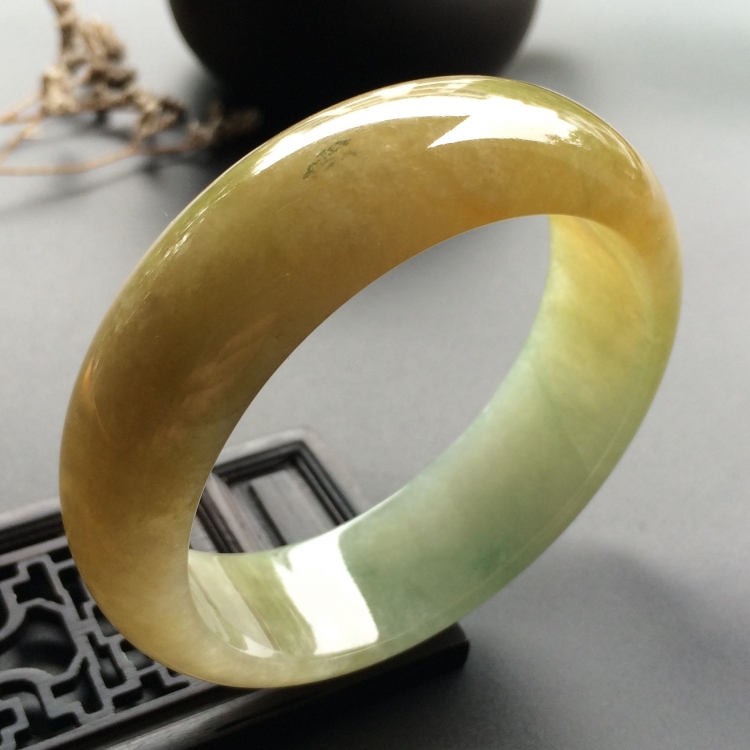 （超值推荐）糯冰种黄翡手镯（55.3mm）