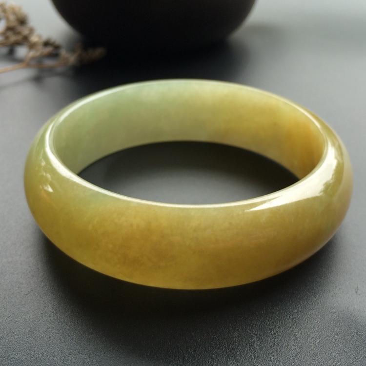 （超值推荐）糯冰种黄翡手镯（56.1mm）