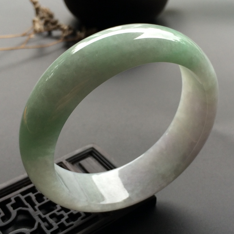 （超值推荐）糯冰种淡晴水手镯（56mm）