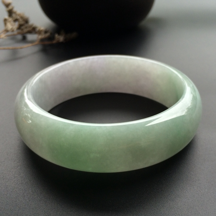 （超值推荐）糯冰种淡晴水手镯（56mm）