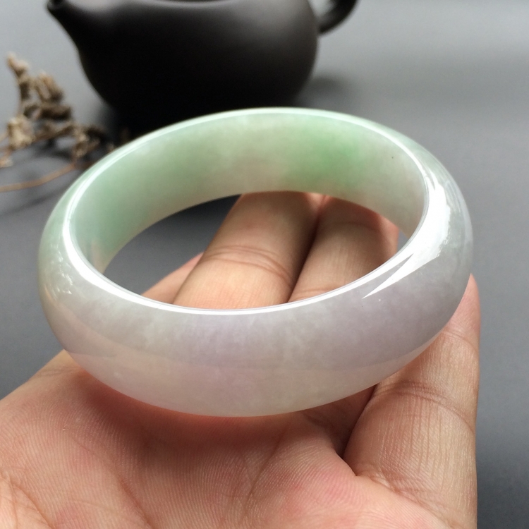 （超值推荐）糯冰种淡晴水手镯（56mm）
