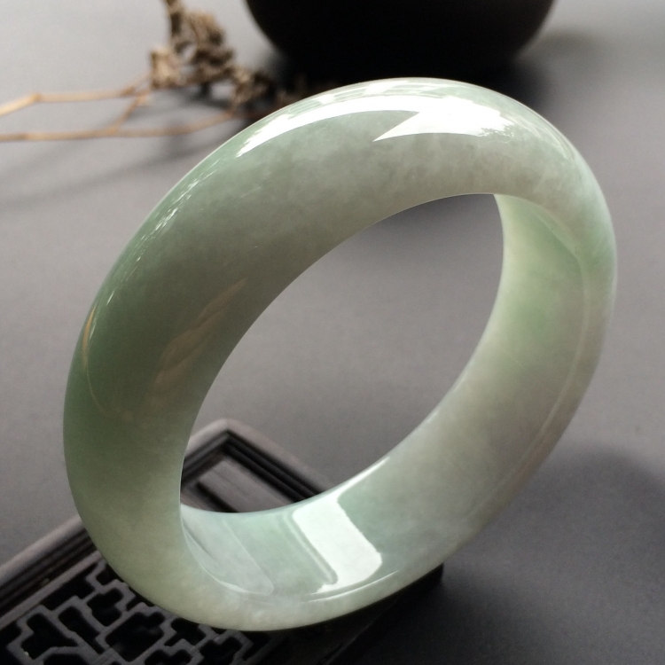 （超值推荐）糯冰种淡晴水手镯（54.1mm）