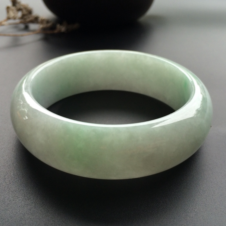 （超值推荐）糯冰种淡晴水手镯（54.1mm）