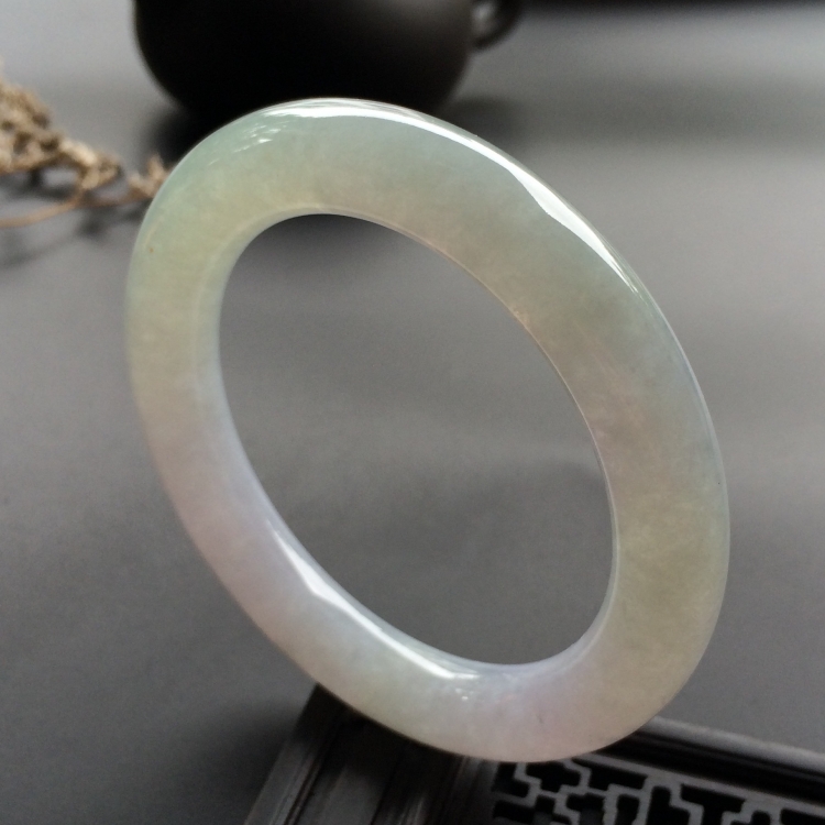 （超值推荐）糯冰种晴水淡紫罗兰圆条手镯（54.6mm）