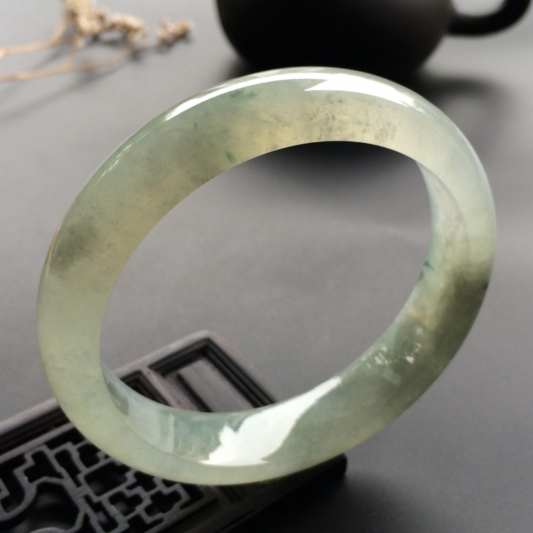 （超值推荐）冰种略飘花手镯（57.8mm）