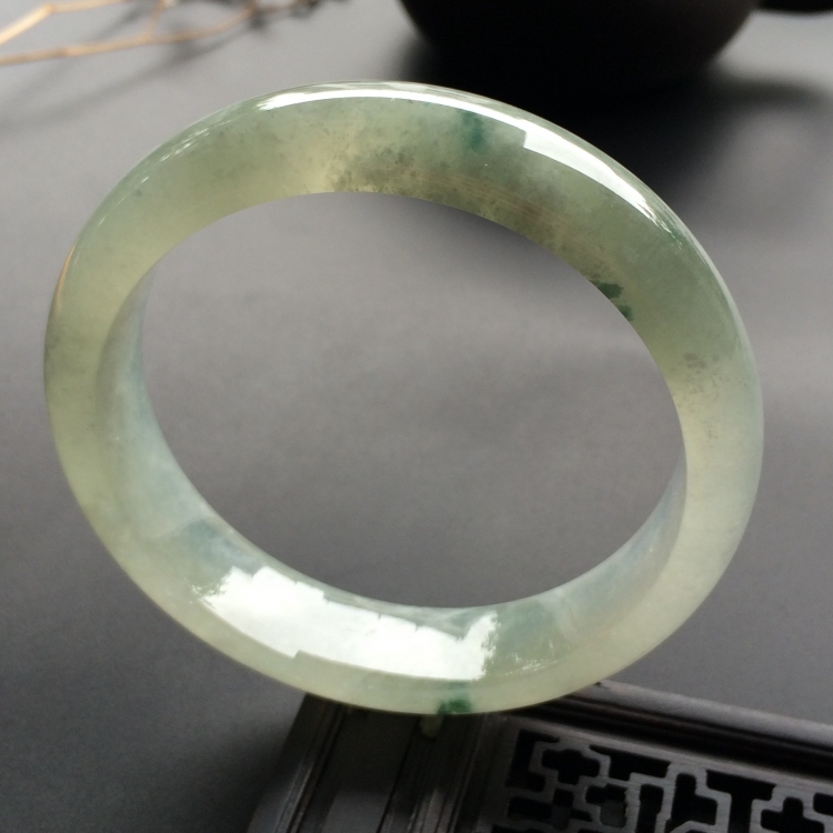 （超值推荐）冰种略飘花手镯（57.8mm）
