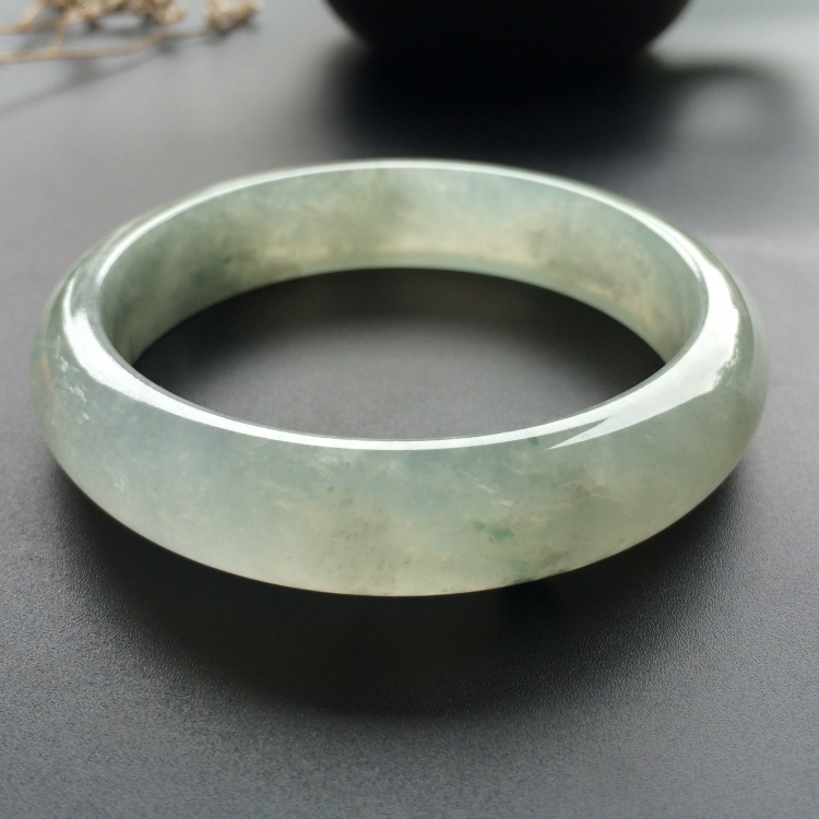（超值推荐）冰种略飘花手镯（57.8mm）