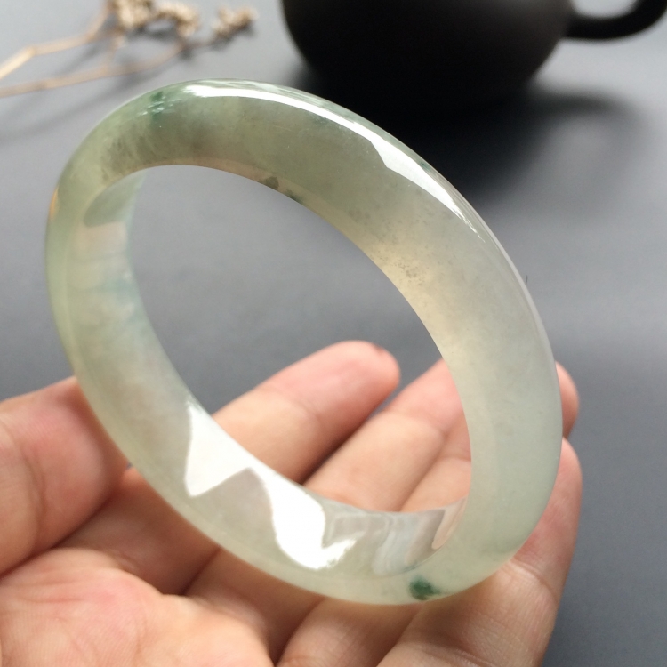 （超值推荐）冰种略飘花手镯（57.8mm）