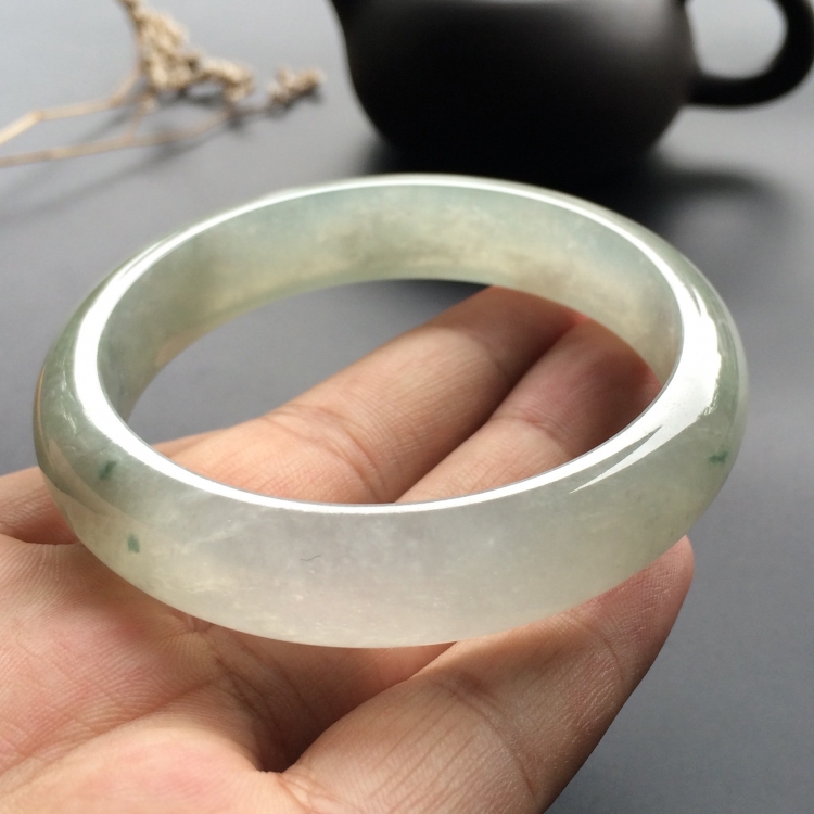 （超值推荐）冰种略飘花手镯（57.8mm）