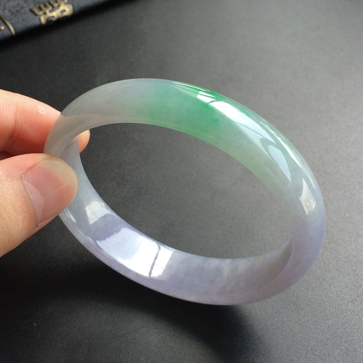 (超值推荐)糯冰种春带彩贵妃镯(57.5mm-50.4mm)