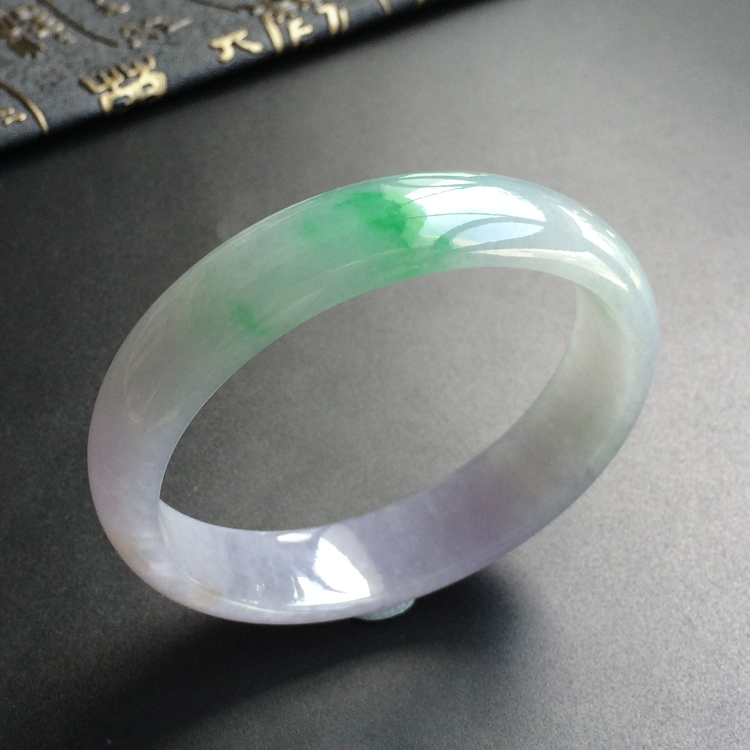 (超值推荐)糯冰种春带彩贵妃镯(57.5mm-50.4mm)