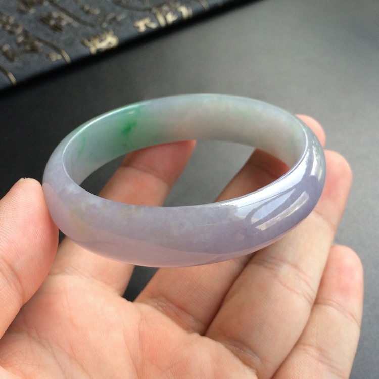 (超值推荐)糯冰种春带彩贵妃镯(57.5mm-50.4mm)