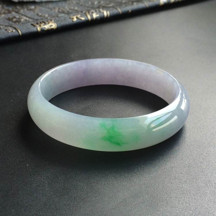 (超值推荐)糯冰种春带彩贵妃镯(57.5mm-50.4mm)
