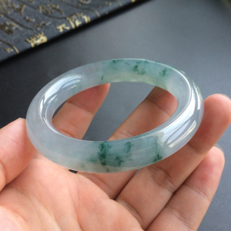 (超值推荐)冰种圆条手镯(54.8mm)