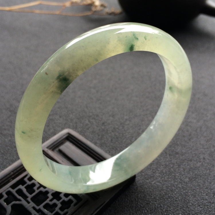 （超值推荐）冰种飘花手镯（56.7mm）