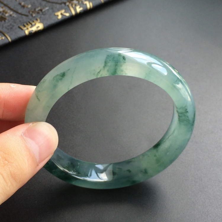 (超值推荐)冰种飘花手镯(55.8mm)