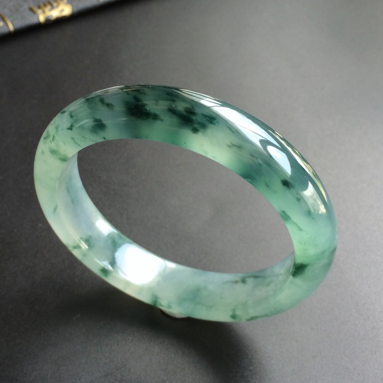 (超值推荐)冰种飘花手镯(55.8mm)