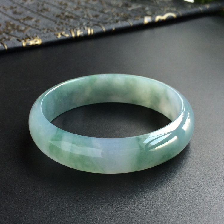 (超值推荐)糯冰种飘花手镯(59.6mm)