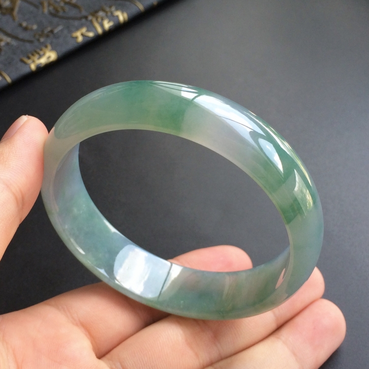 (超值推荐)糯冰种飘花手镯(59.6mm)