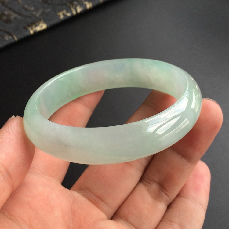 (超值推荐)糯冰种晴水贵妃镯(56.8mm-49.4mm)