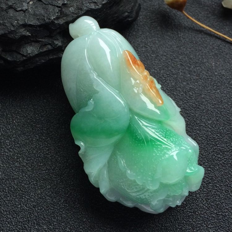 （超值推荐）糯冰种淡三彩白菜挂件