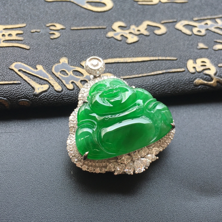 (超值推荐)冰种阳绿镶白金钻石玉佛胸坠