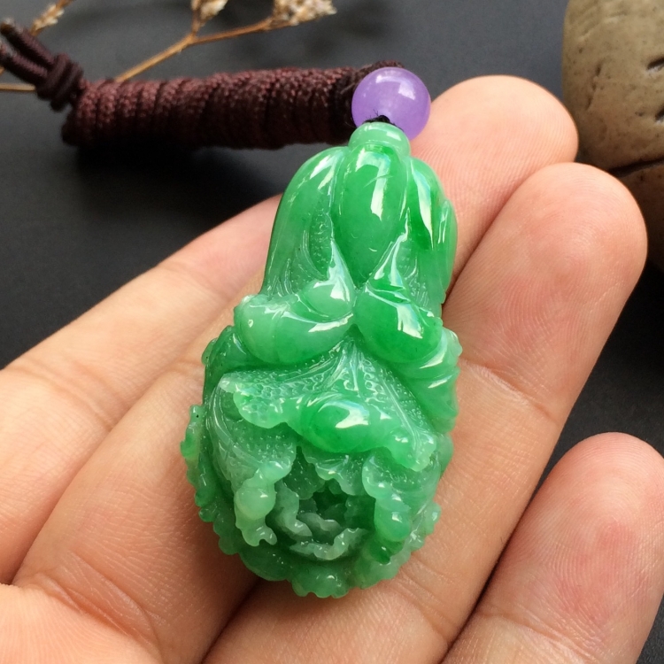 （超值推荐）糯冰种翠色白菜挂件