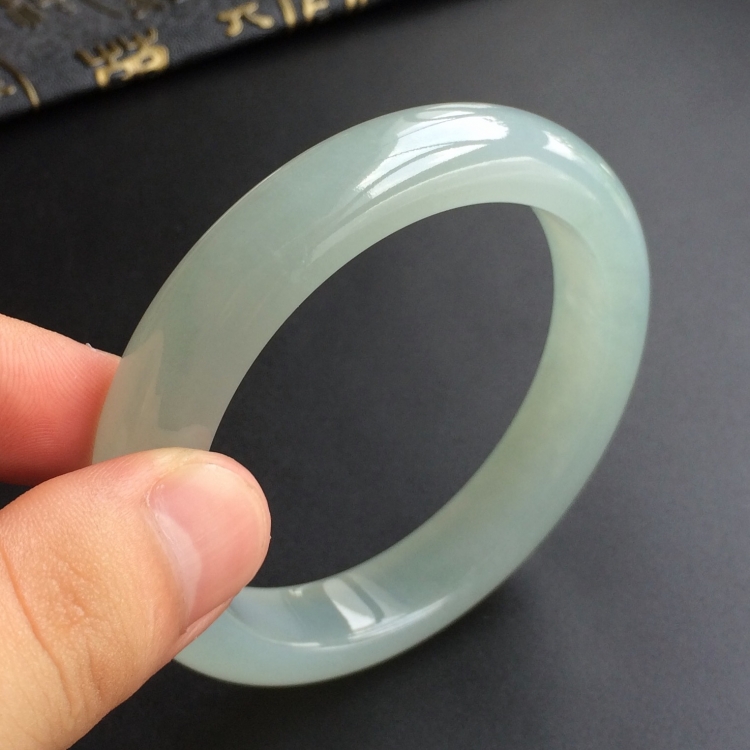 (超值推荐)冰种晴水手镯(55.3mm)