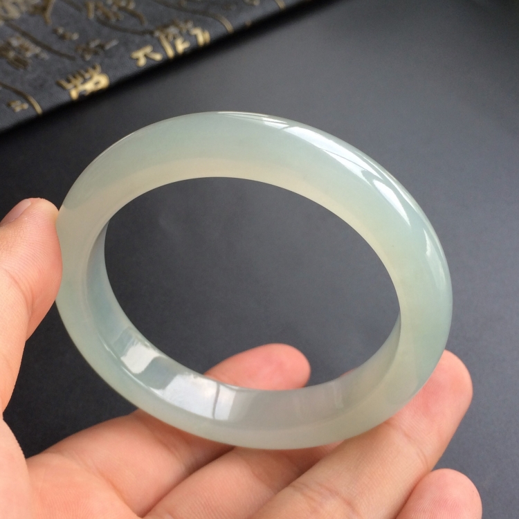 (超值推荐)冰种晴水手镯(55.3mm)