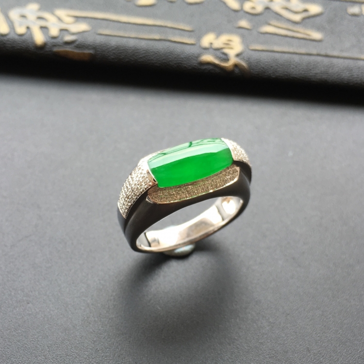(超值推荐)冰种阳绿镶白金钻石马鞍戒指