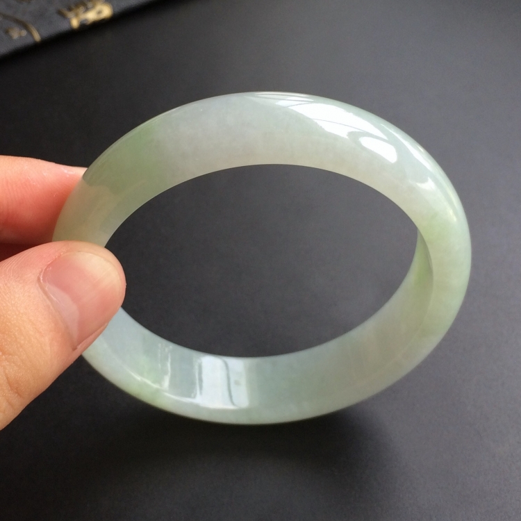 (超值推荐)糯冰种晴水手镯(57.3mm)