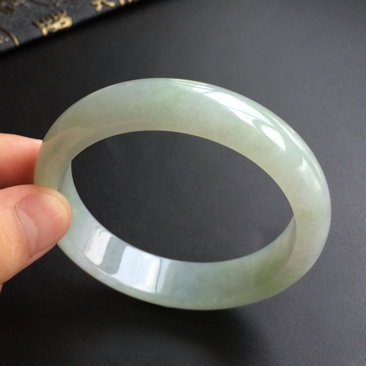 (超值推荐)糯冰种晴水手镯(57.3mm)