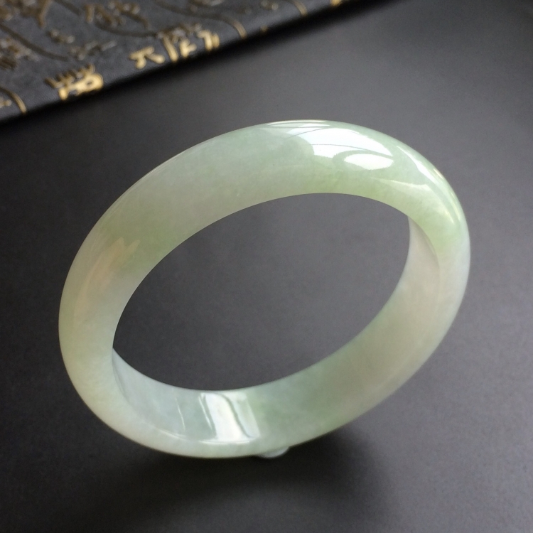(超值推荐)糯冰种晴水手镯(57.3mm)