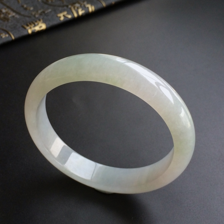 (超值推荐)糯冰种晴水手镯(57mm)